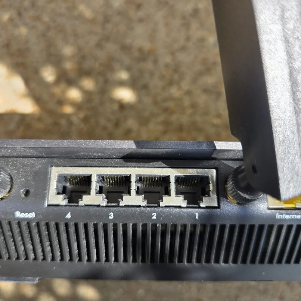 NETGEAR Nighthawk AC1900 Smart WiFi Router Internet R7000 - Picture 7 of 13